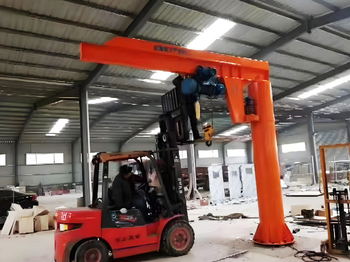 Cantilever crane