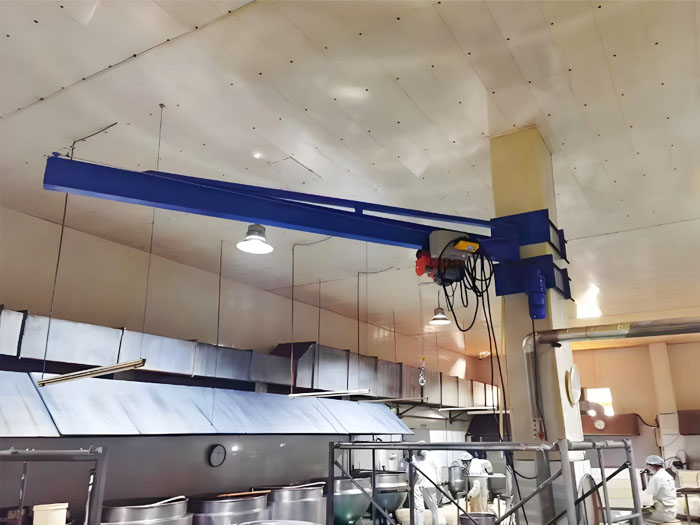 Cantilever crane