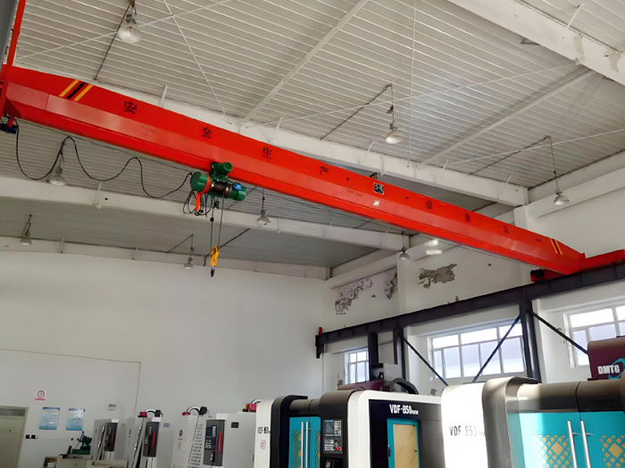 Electric single beam crane