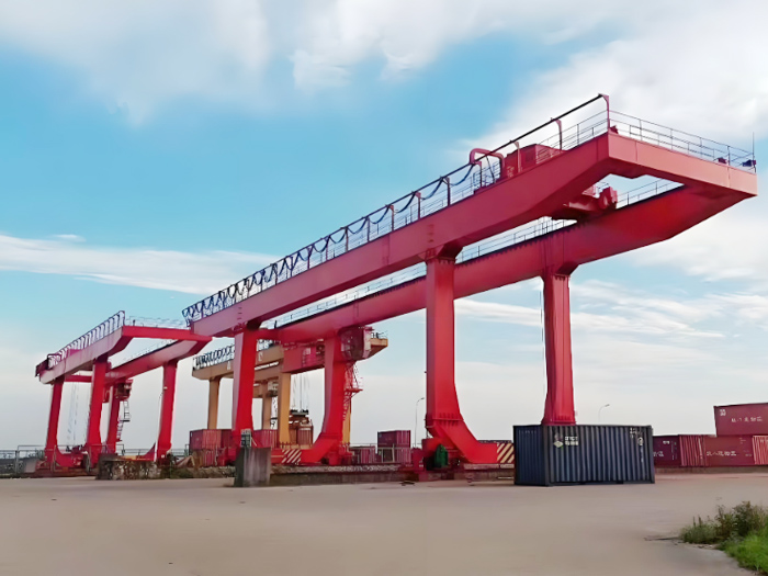 What are the characteristics of single-beam cranes